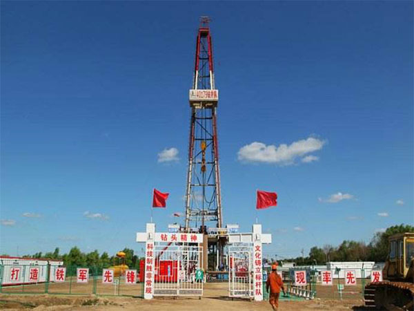 �@�����{����